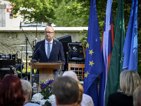 Zbrane je nagovoril župan Janez Keirn